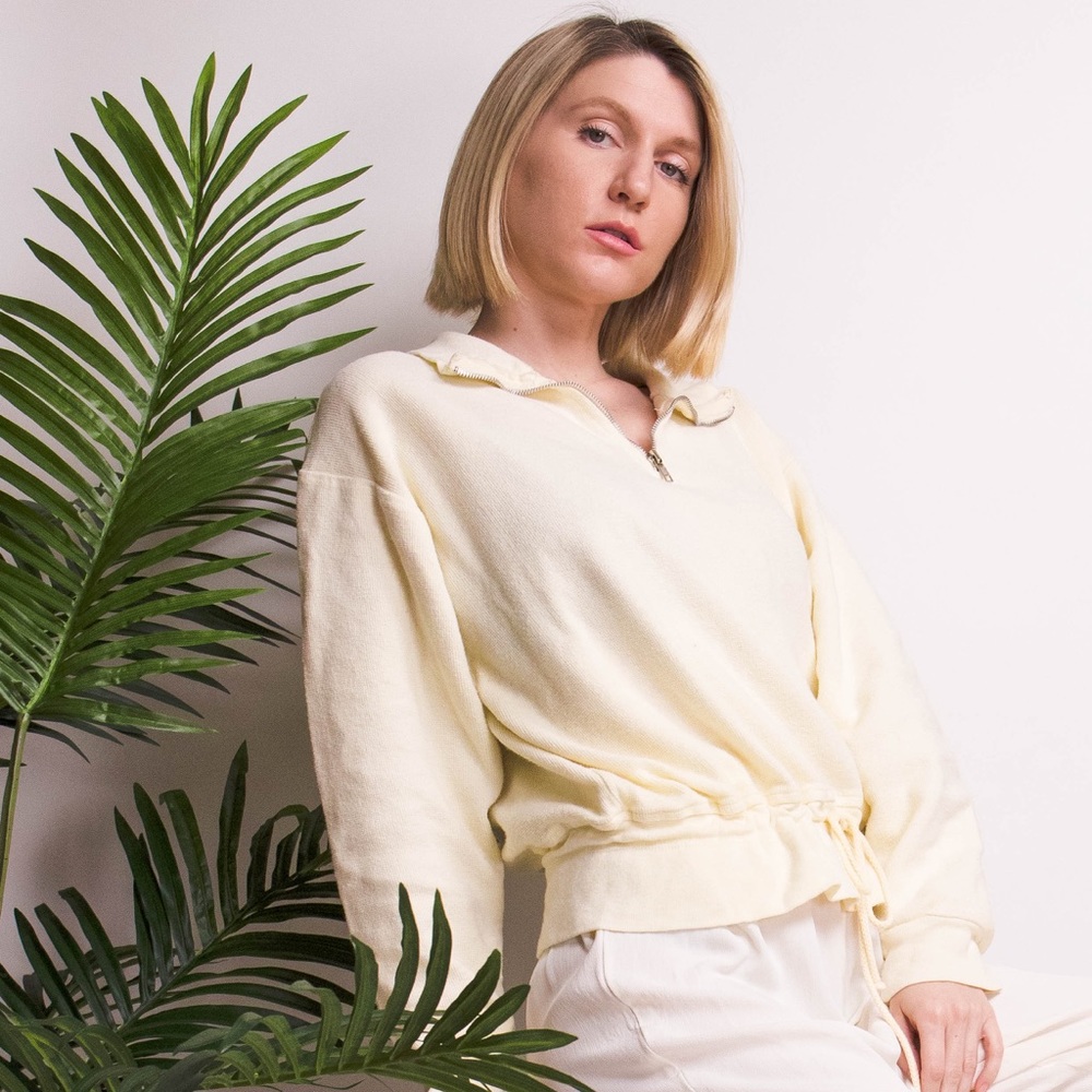 ❌SOLD❌Vintage cream knit drawstring polo sweater - Picture 2 of 8